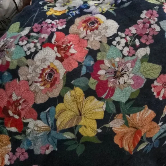 Johnny Was Reversible Cozy quilt full size  Blanket 60 Inches by 70 inch… - Picture 4 of 7